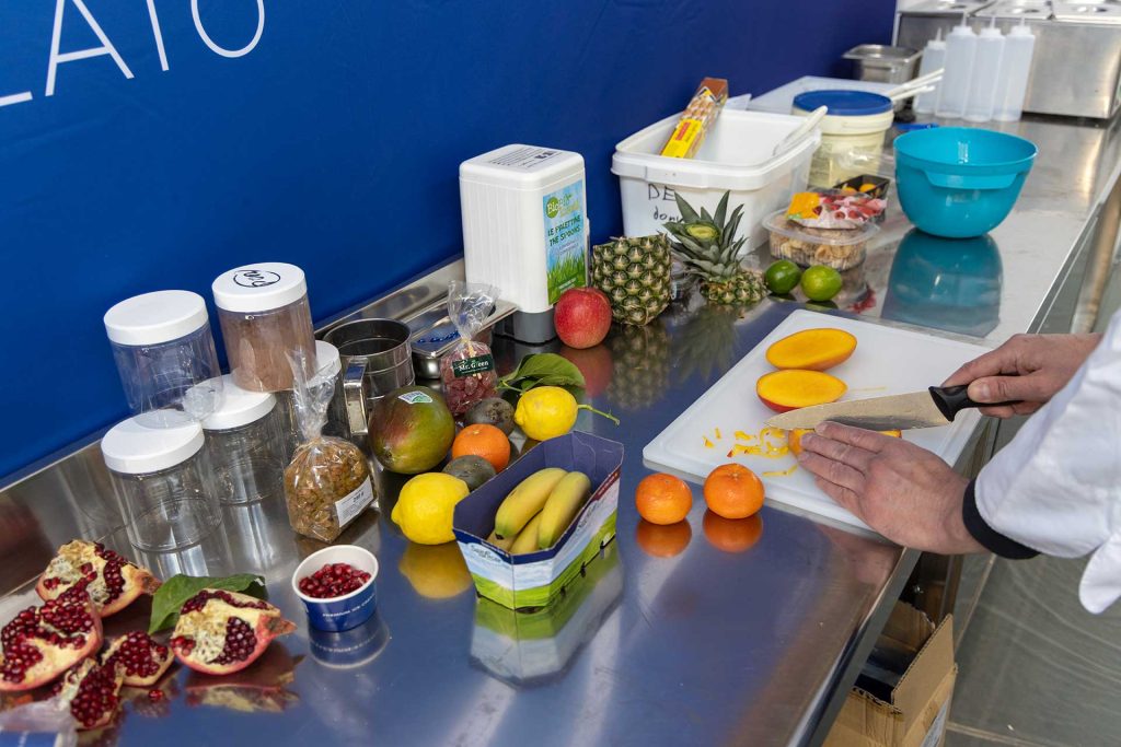 Priprema dekoracija za sladoled